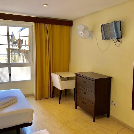 Hostal Arriaza Мадрид Экстерьер фото