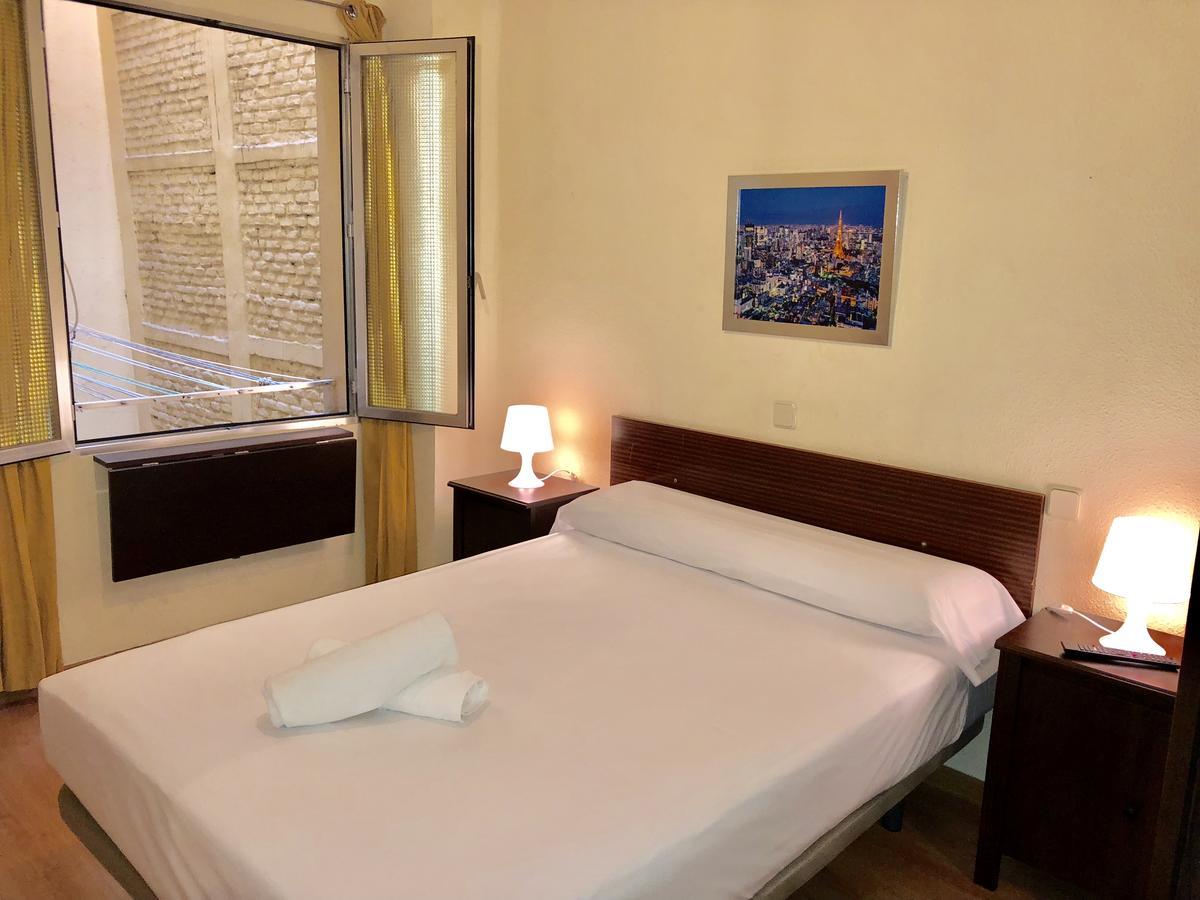Hostal Arriaza Мадрид Экстерьер фото