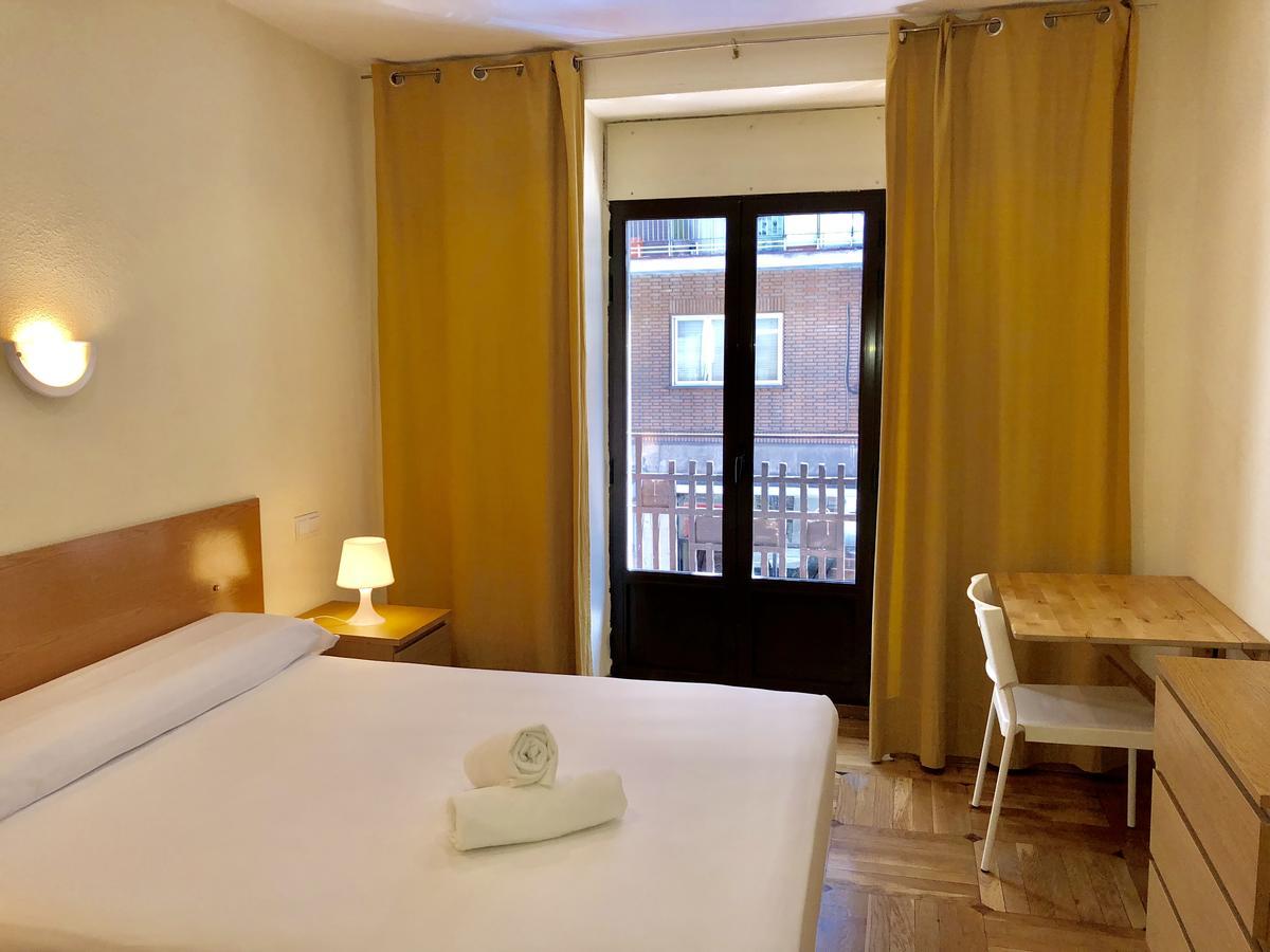 Hostal Arriaza Мадрид Экстерьер фото