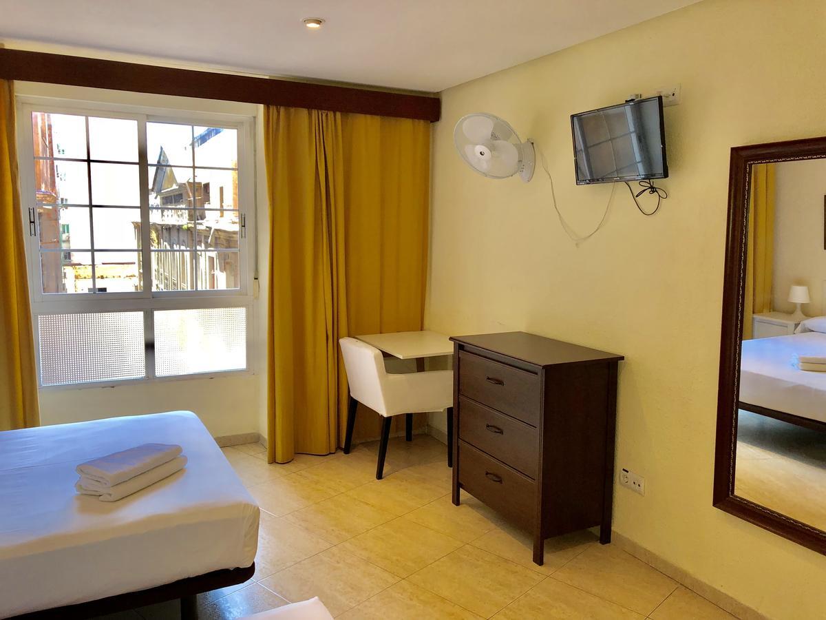 Hostal Arriaza Мадрид Экстерьер фото