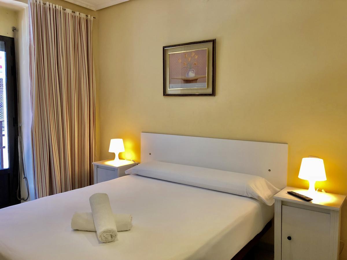 Hostal Arriaza Мадрид Экстерьер фото