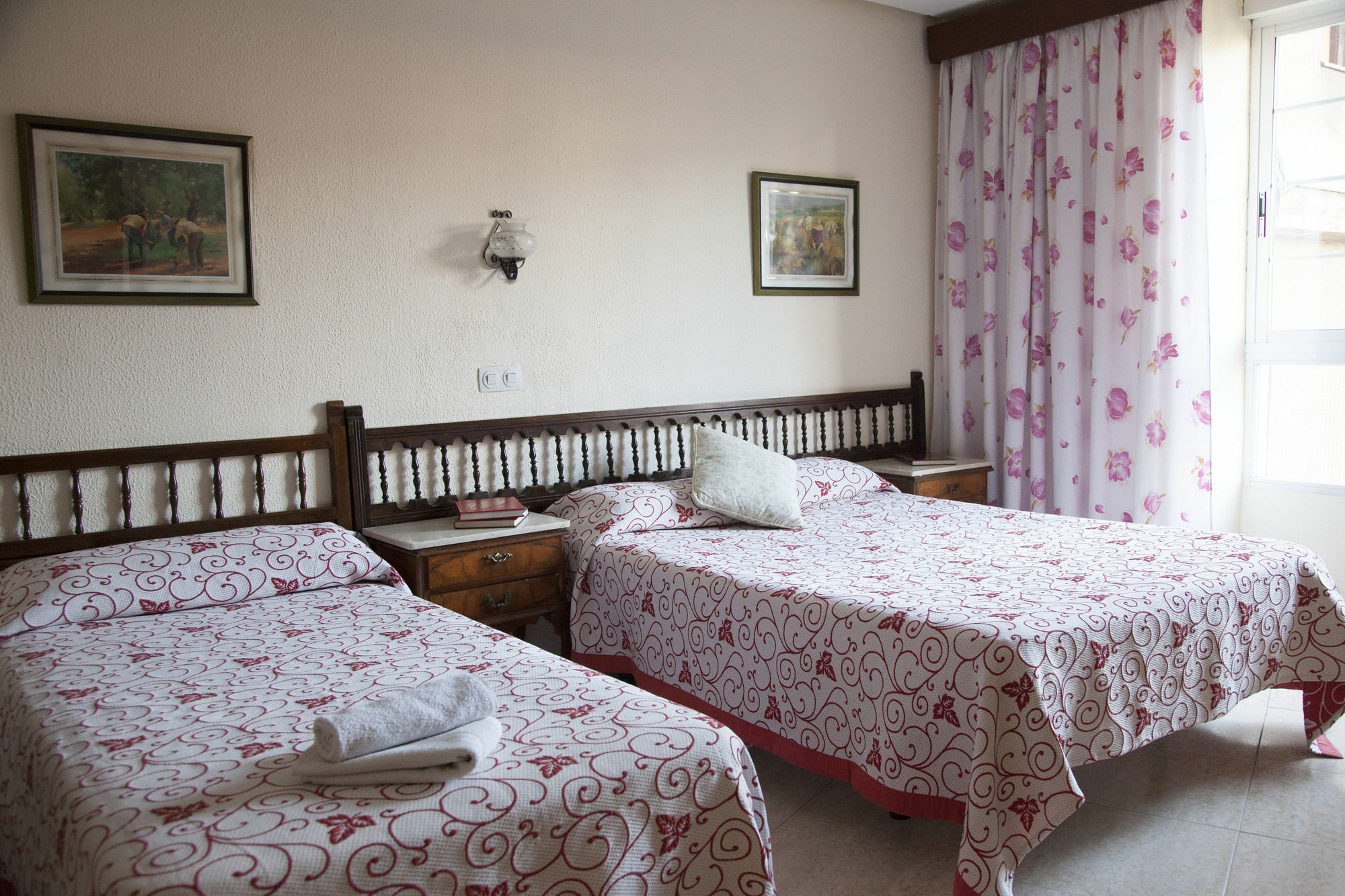 Hostal Arriaza Мадрид Экстерьер фото