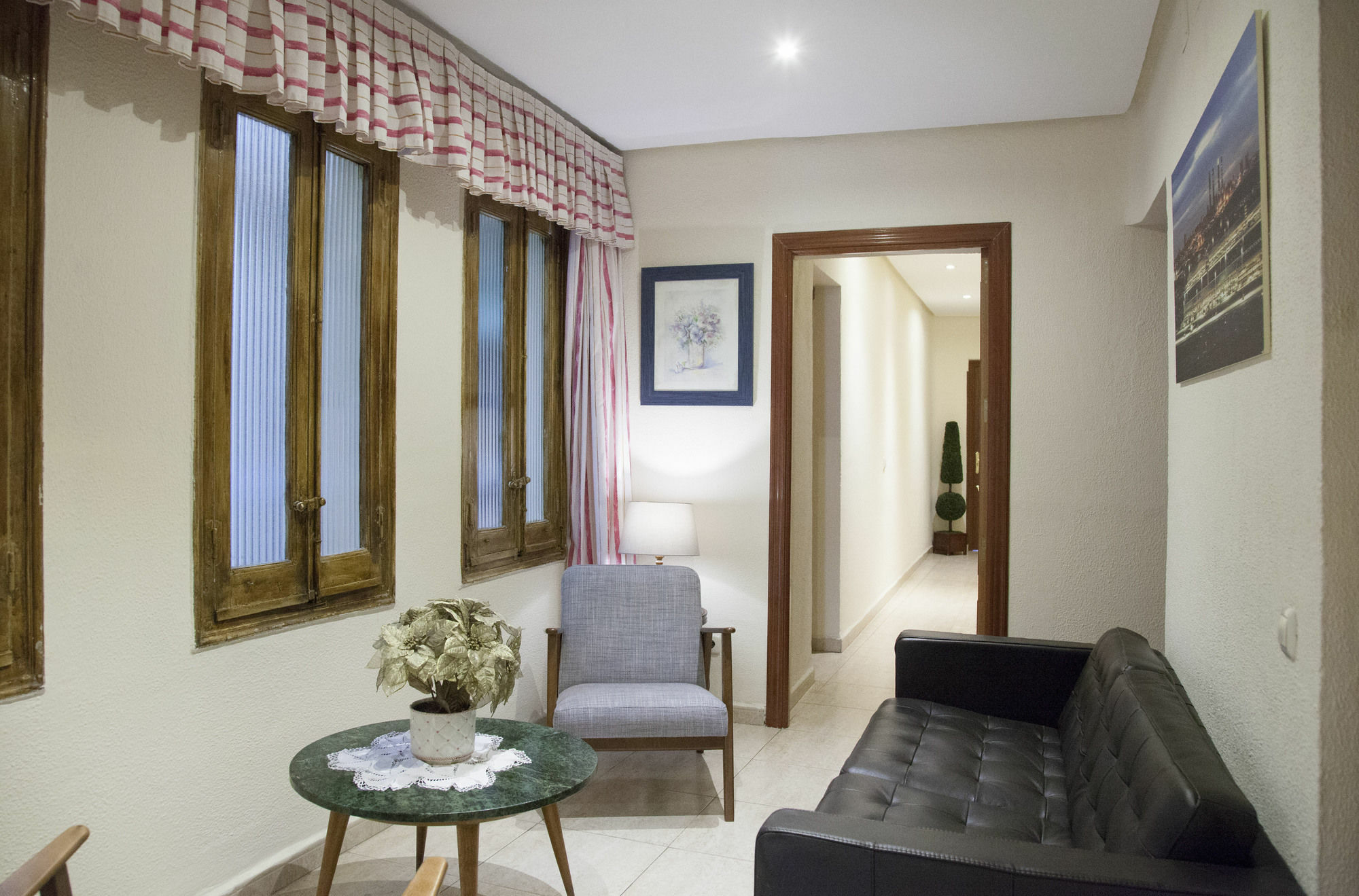 Hostal Arriaza Мадрид Экстерьер фото