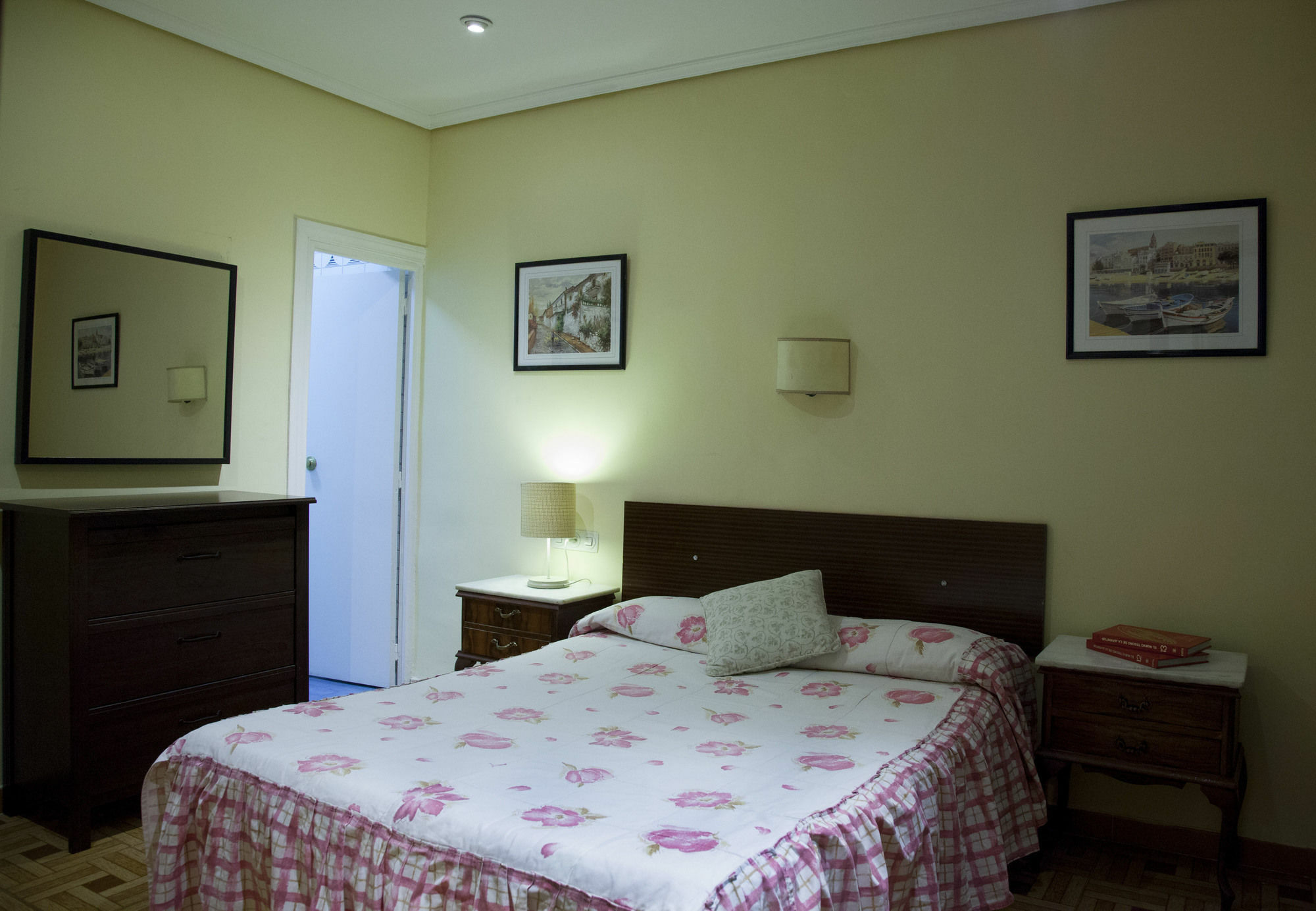 Hostal Arriaza Мадрид Экстерьер фото
