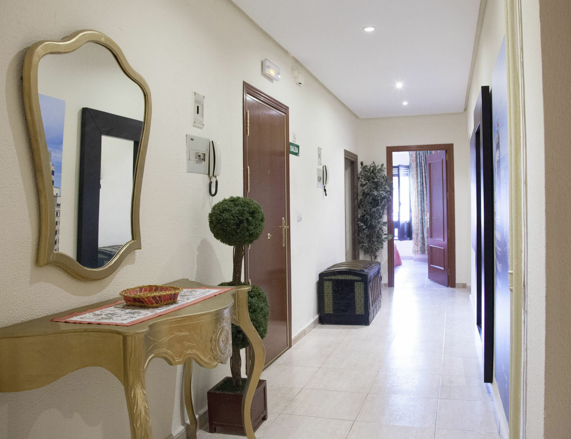 Hostal Arriaza Мадрид Экстерьер фото